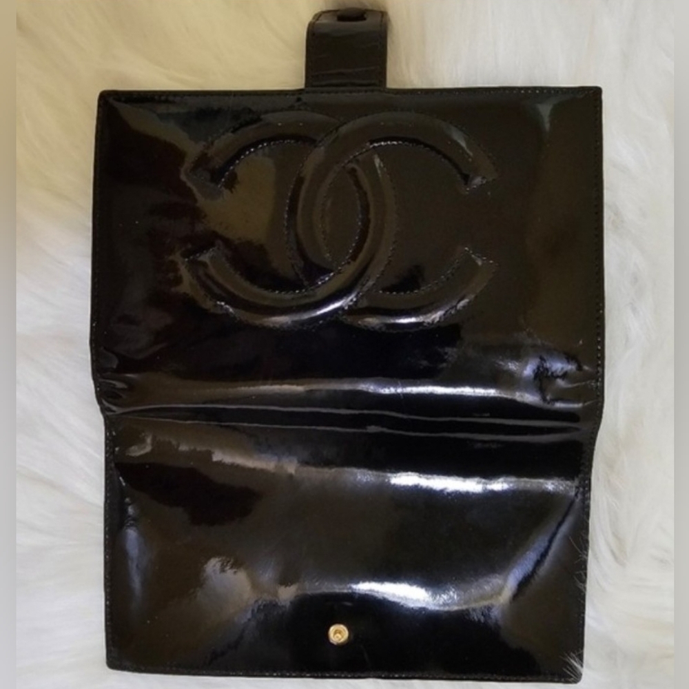 CHANEL CC Logo Patent Leather Long Bifold Wallet - Picture 12 of 12